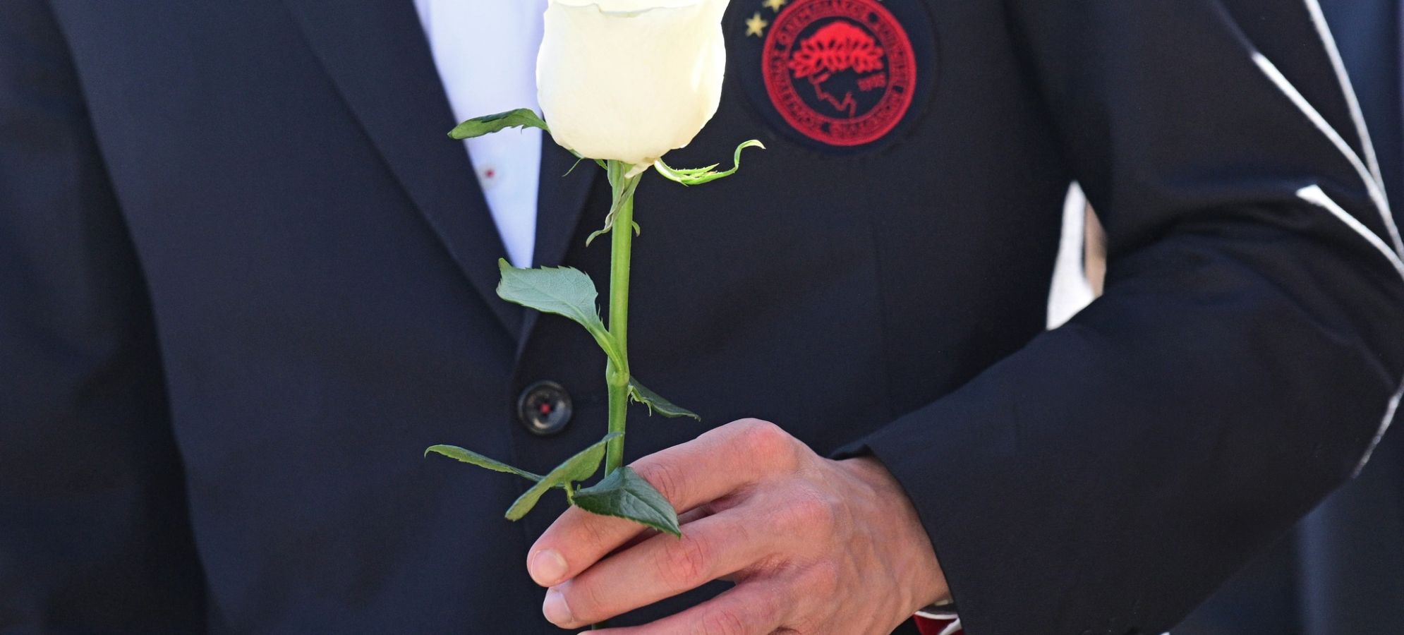 Σπαραγμός και Τιμή: Το Ετήσιο Μνημόσυνο για τα Θύματα της Θύρας 7